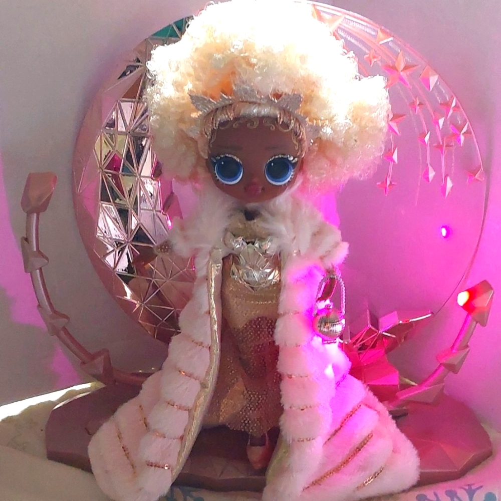 LOL Surprise Holiday OMG 2021 Collector Fashion Doll With Light Up Stand